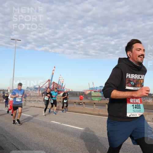 03.10.2024 - Köhlbrandbrückenlauf Matties Gatica Varas http://msf.ph/oto/7217514 03.10.2024 09:40:16 Position 2 1998, 1400, 1647 meine-sportfotos.de