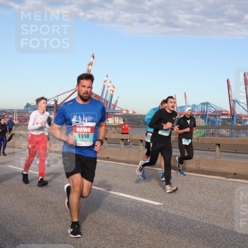 03.10.2024 - Köhlbrandbrückenlauf Matties Gatica Varas http://msf.ph/oto/7217531 03.10.2024 09:40:17 Position 2 1504, 1998, 2118 meine-sportfotos.de