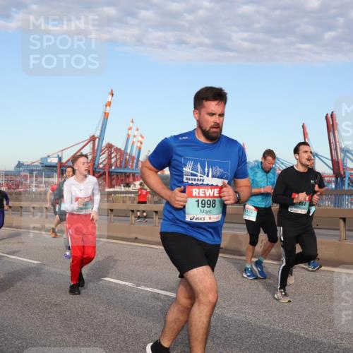 03.10.2024 - Köhlbrandbrückenlauf Matties Gatica Varas http://msf.ph/oto/7217548 03.10.2024 09:40:18 Position 2 1504, 1998, 1174 meine-sportfotos.de