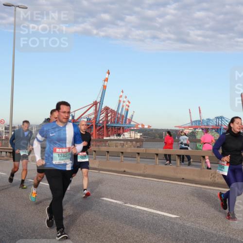 03.10.2024 - Köhlbrandbrückenlauf Matties Gatica Varas http://msf.ph/oto/7217642 03.10.2024 09:40:23 Position 2 1674, 1385, 2570, 1136 meine-sportfotos.de