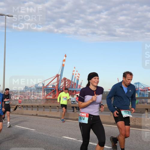 03.10.2024 - Köhlbrandbrückenlauf Matties Gatica Varas http://msf.ph/oto/7217693 03.10.2024 09:40:25 Position 2 486, 2151, 1674, 1615 meine-sportfotos.de