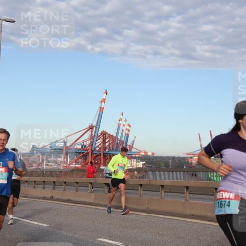 03.10.2024 - Köhlbrandbrückenlauf Matties Gatica Varas http://msf.ph/oto/7217697 03.10.2024 09:40:26 Position 2 1827, 2151, 18, 1655, 1674, 1615 meine-sportfotos.de