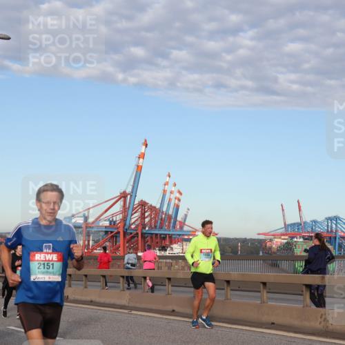 03.10.2024 - Köhlbrandbrückenlauf Matties Gatica Varas http://msf.ph/oto/7217707 03.10.2024 09:40:26 Position 2 827, 517, 2151, 1655 meine-sportfotos.de