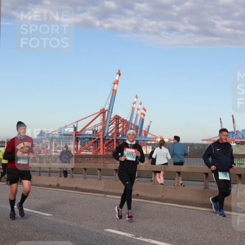 03.10.2024 - Köhlbrandbrückenlauf Matties Gatica Varas http://msf.ph/oto/7217792 03.10.2024 09:40:33 Position 2 1535, 2224, 1519 meine-sportfotos.de