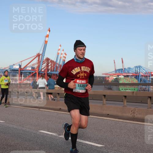 03.10.2024 - Köhlbrandbrückenlauf Matties Gatica Varas http://msf.ph/oto/7217836 03.10.2024 09:40:35 Position 2 1574, 1535 meine-sportfotos.de