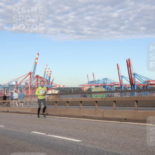 03.10.2024 - Köhlbrandbrückenlauf Matties Gatica Varas http://msf.ph/oto/7217866 03.10.2024 09:40:37 Position 2 1574 meine-sportfotos.de