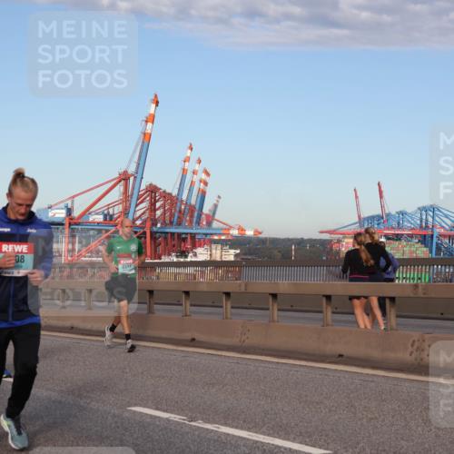 03.10.2024 - Köhlbrandbrückenlauf Matties Gatica Varas http://msf.ph/oto/7217976 03.10.2024 09:40:40 Position 2 1432, 08, 2311 meine-sportfotos.de