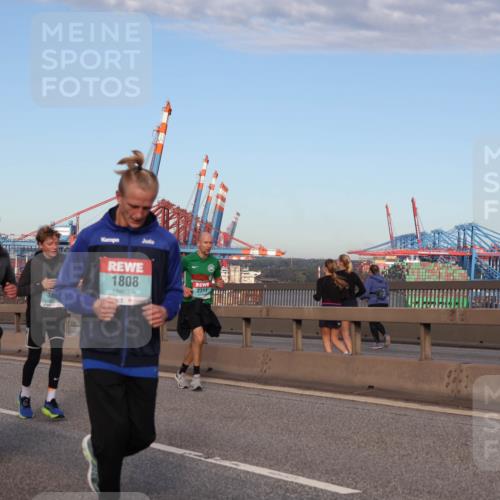 03.10.2024 - Köhlbrandbrückenlauf Matties Gatica Varas http://msf.ph/oto/7217993 03.10.2024 09:40:41 Position 2 616, 1808, 1432, 2311 meine-sportfotos.de