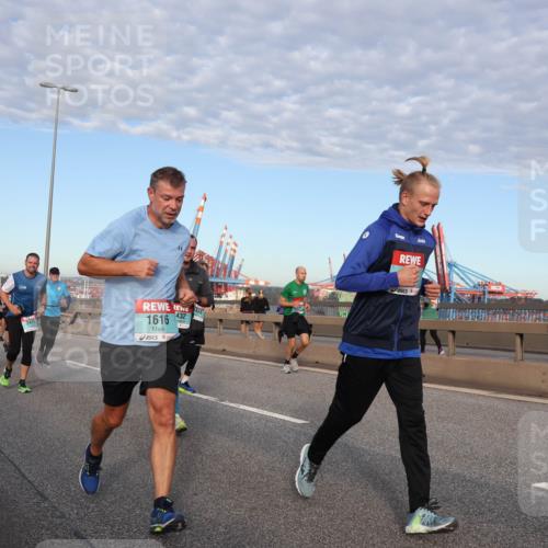 03.10.2024 - Köhlbrandbrückenlauf Matties Gatica Varas http://msf.ph/oto/7218015 03.10.2024 09:40:42 Position 2 1561, 2415, 1616, 432 meine-sportfotos.de