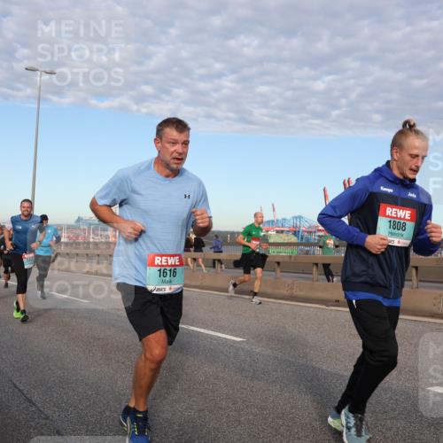 03.10.2024 - Köhlbrandbrückenlauf Matties Gatica Varas http://msf.ph/oto/7218026 03.10.2024 09:40:42 Position 2 2419, 1616, 1808 meine-sportfotos.de