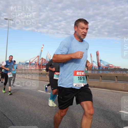 03.10.2024 - Köhlbrandbrückenlauf Matties Gatica Varas http://msf.ph/oto/7218036 03.10.2024 09:40:43 Position 2 1561, 2415, 143, 1616 meine-sportfotos.de