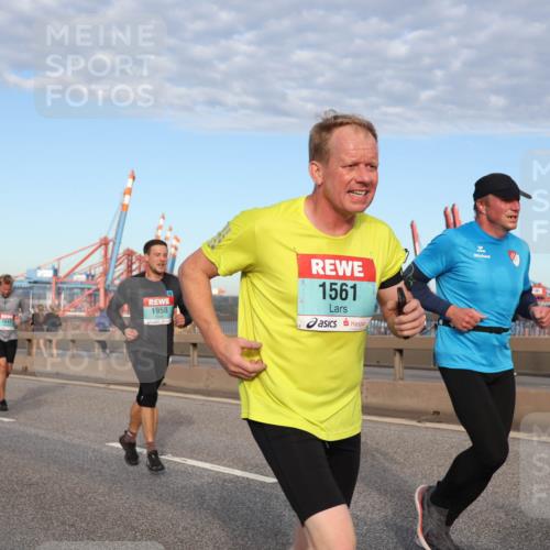 03.10.2024 - Köhlbrandbrückenlauf Matties Gatica Varas http://msf.ph/oto/7218127 03.10.2024 09:40:46 Position 2 1427, 1989, 1547, 1958, 1561 meine-sportfotos.de