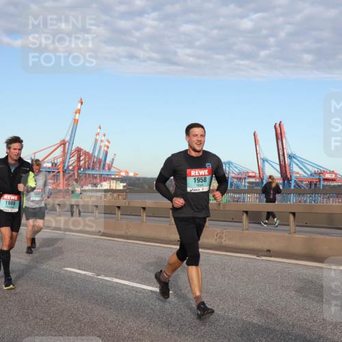 03.10.2024 - Köhlbrandbrückenlauf Matties Gatica Varas http://msf.ph/oto/7218141 03.10.2024 09:40:47 Position 2 1427, 1989, 1547, 2, 1958, 3616 meine-sportfotos.de