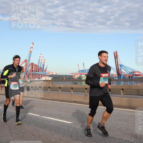 03.10.2024 - Köhlbrandbrückenlauf Matties Gatica Varas http://msf.ph/oto/7218149 03.10.2024 09:40:47 Position 2 1186, 1989, 1427, 1547, 1958 meine-sportfotos.de