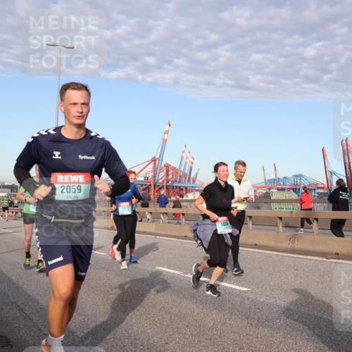 03.10.2024 - Köhlbrandbrückenlauf Matties Gatica Varas http://msf.ph/oto/7218343 03.10.2024 09:40:56 Position 2 2059, 1412, 160 meine-sportfotos.de