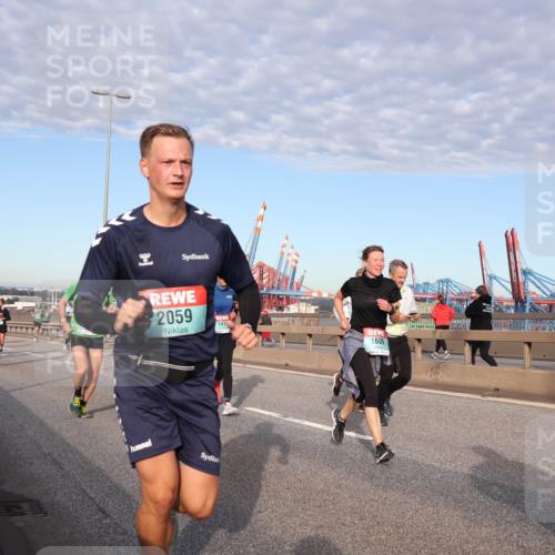 03.10.2024 - Köhlbrandbrückenlauf Matties Gatica Varas http://msf.ph/oto/7218355 03.10.2024 09:40:56 Position 2 2059, 1412, 1600 meine-sportfotos.de