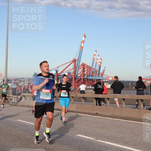 03.10.2024 - Köhlbrandbrückenlauf Matties Gatica Varas http://msf.ph/oto/7218420 03.10.2024 09:41:00 Position 2 1848, 1970, 2040, 1303 meine-sportfotos.de