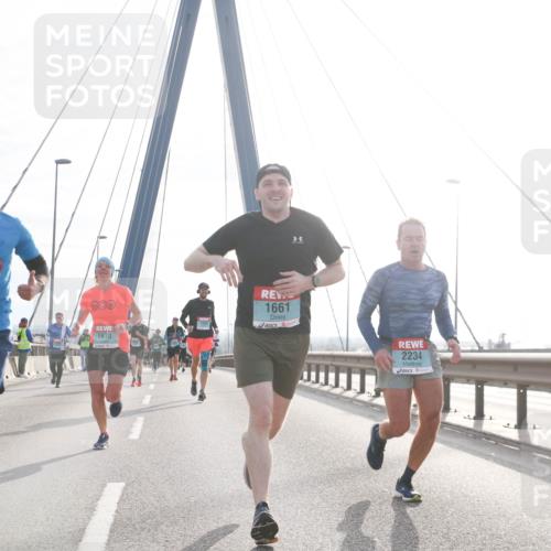 03.10.2024 - Köhlbrandbrückenlauf Jannik Wohlers http://msf.ph/oto/7218508 03.10.2024 09:23:19 Position 1 1486, 1670, 1661, 2234 meine-sportfotos.de