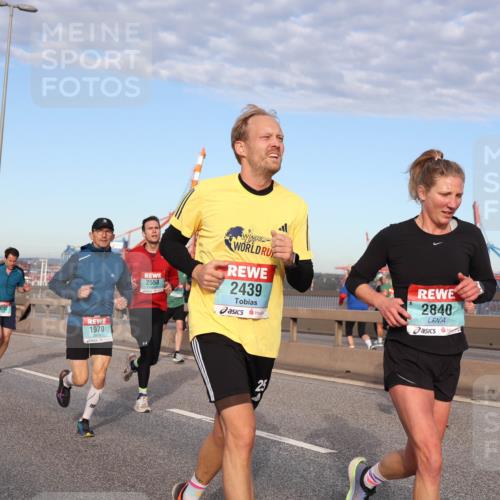 03.10.2024 - Köhlbrandbrückenlauf Matties Gatica Varas http://msf.ph/oto/7218527 03.10.2024 09:41:04 Position 2 1970, 2558, 2439, 2840 meine-sportfotos.de