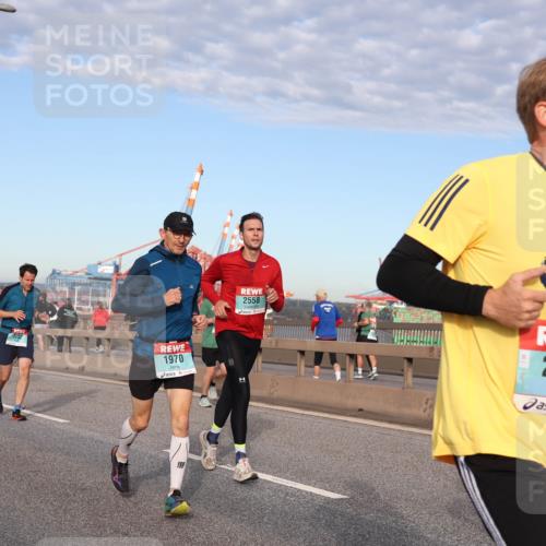 03.10.2024 - Köhlbrandbrückenlauf Matties Gatica Varas http://msf.ph/oto/7218551 03.10.2024 09:41:04 Position 2 1232, 1970, 2558, 2439 meine-sportfotos.de