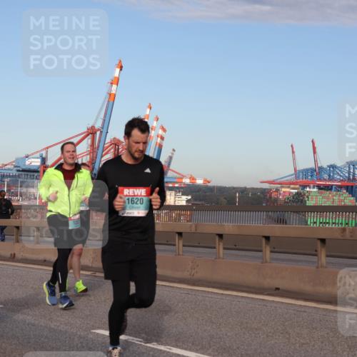 03.10.2024 - Köhlbrandbrückenlauf Matties Gatica Varas http://msf.ph/oto/7218682 03.10.2024 09:41:08 Position 2 3543, 1620 meine-sportfotos.de