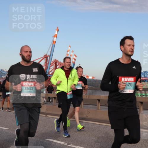 03.10.2024 - Köhlbrandbrückenlauf Matties Gatica Varas http://msf.ph/oto/7218712 03.10.2024 09:41:09 Position 2 3543, 557, 1337, 180, 620 meine-sportfotos.de