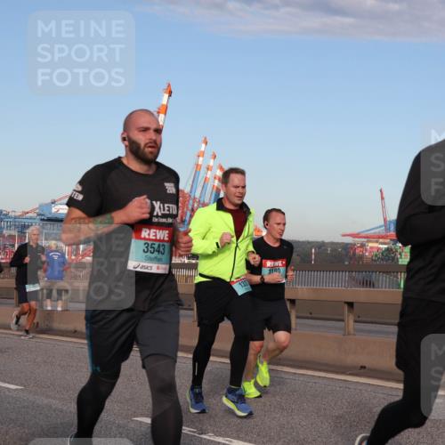 03.10.2024 - Köhlbrandbrückenlauf Matties Gatica Varas http://msf.ph/oto/7218723 03.10.2024 09:41:09 Position 2 2557, 2019, 3543, 1337, 1180, 1620 meine-sportfotos.de