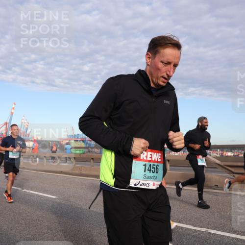 03.10.2024 - Köhlbrandbrückenlauf Matties Gatica Varas http://msf.ph/oto/7218944 03.10.2024 09:41:16 Position 2 1279, 3020, 1456 meine-sportfotos.de