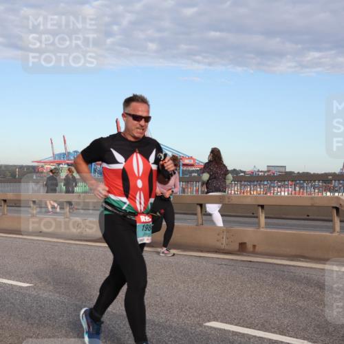03.10.2024 - Köhlbrandbrückenlauf Matties Gatica Varas http://msf.ph/oto/7219017 03.10.2024 09:41:19 Position 2 1387, 198 meine-sportfotos.de