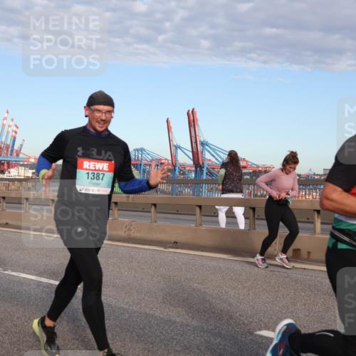 03.10.2024 - Köhlbrandbrückenlauf Matties Gatica Varas http://msf.ph/oto/7219030 03.10.2024 09:41:20 Position 2 51, 1387, 198 meine-sportfotos.de