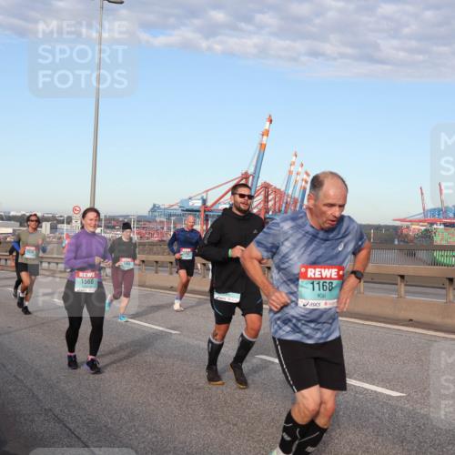03.10.2024 - Köhlbrandbrückenlauf Matties Gatica Varas http://msf.ph/oto/7219159 03.10.2024 09:41:27 Position 2 1936, 1560, 1084, 1297, 1168 meine-sportfotos.de