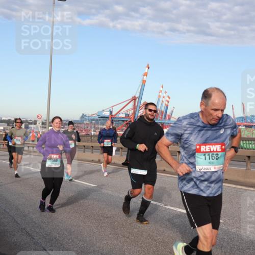03.10.2024 - Köhlbrandbrückenlauf Matties Gatica Varas http://msf.ph/oto/7219165 03.10.2024 09:41:28 Position 2 1936, 1560, 184, 1168 meine-sportfotos.de