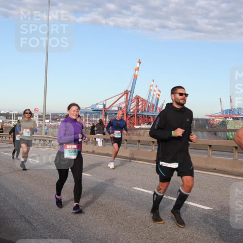 03.10.2024 - Köhlbrandbrückenlauf Matties Gatica Varas http://msf.ph/oto/7219178 03.10.2024 09:41:28 Position 2 1936, 1560, 1297 meine-sportfotos.de