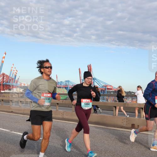 03.10.2024 - Köhlbrandbrückenlauf Matties Gatica Varas http://msf.ph/oto/7219248 03.10.2024 09:41:32 Position 2 3726, 1936, 1084, 1297 meine-sportfotos.de