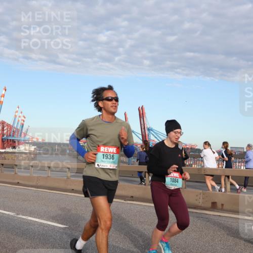 03.10.2024 - Köhlbrandbrückenlauf Matties Gatica Varas http://msf.ph/oto/7219255 03.10.2024 09:41:32 Position 2 1936, 1084, 3728, 1297 meine-sportfotos.de