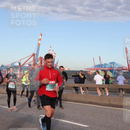 03.10.2024 - Köhlbrandbrückenlauf Matties Gatica Varas http://msf.ph/oto/7219287 03.10.2024 09:41:35 Position 2 1910, 2808, 1559 meine-sportfotos.de