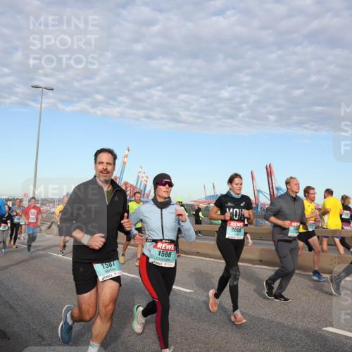 03.10.2024 - Köhlbrandbrückenlauf Matties Gatica Varas http://msf.ph/oto/7219325 03.10.2024 09:41:37 Position 2 1557, 1587, 1586, 2808, 184 meine-sportfotos.de