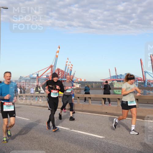 03.10.2024 - Köhlbrandbrückenlauf Matties Gatica Varas http://msf.ph/oto/7219448 03.10.2024 09:41:43 Position 2 1541, 1283, 2320 meine-sportfotos.de