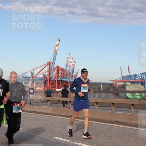 03.10.2024 - Köhlbrandbrückenlauf Matties Gatica Varas http://msf.ph/oto/7219554 03.10.2024 09:41:46 Position 2 1843, 1101, 1062, 1649 meine-sportfotos.de