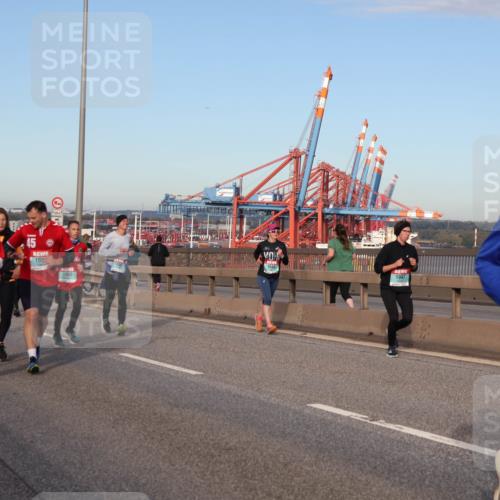 03.10.2024 - Köhlbrandbrückenlauf Matties Gatica Varas http://msf.ph/oto/7219786 03.10.2024 09:41:52 Position 2 1909, 1533, 8, 105, 1272, 1908, 1947, 2, 1842 meine-sportfotos.de