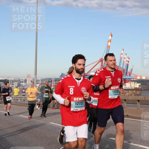 03.10.2024 - Köhlbrandbrückenlauf Matties Gatica Varas http://msf.ph/oto/7219838 03.10.2024 09:41:54 Position 2 1809, 1909, 8, 1272, 1050, 908 meine-sportfotos.de