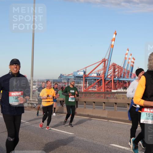 03.10.2024 - Köhlbrandbrückenlauf Matties Gatica Varas http://msf.ph/oto/7219863 03.10.2024 09:41:56 Position 2 190, 1809, 1912 meine-sportfotos.de