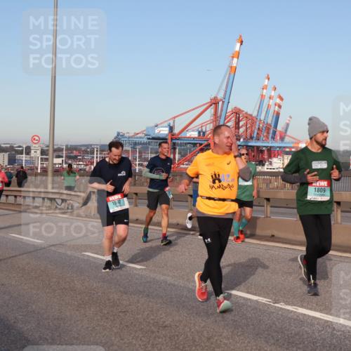 03.10.2024 - Köhlbrandbrückenlauf Matties Gatica Varas http://msf.ph/oto/7219901 03.10.2024 09:41:58 Position 2 500, 1, 1692, 1809 meine-sportfotos.de