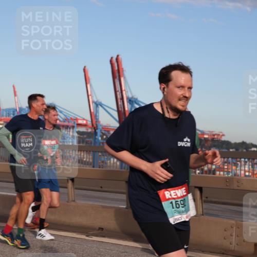 03.10.2024 - Köhlbrandbrückenlauf Matties Gatica Varas http://msf.ph/oto/7219965 03.10.2024 09:42:01 Position 2 3252, 169 meine-sportfotos.de