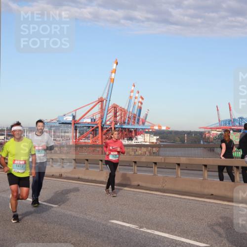 03.10.2024 - Köhlbrandbrückenlauf Matties Gatica Varas http://msf.ph/oto/7220048 03.10.2024 09:42:04 Position 2 2107, 1473, 1921, 1873, 1717 meine-sportfotos.de