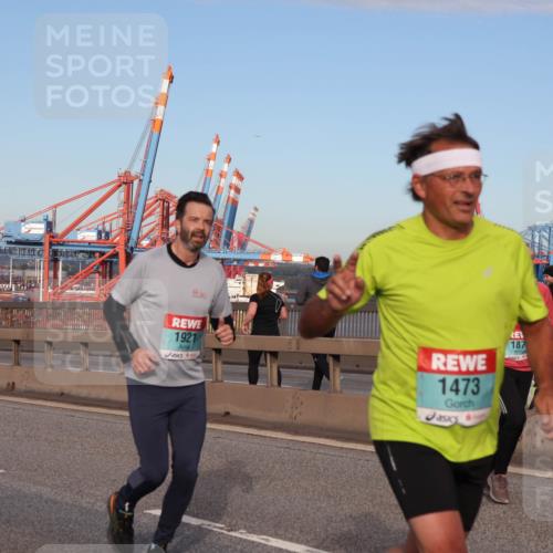 03.10.2024 - Köhlbrandbrückenlauf Matties Gatica Varas http://msf.ph/oto/7220100 03.10.2024 09:42:06 Position 2 1921, 1473, 187 meine-sportfotos.de