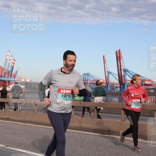 03.10.2024 - Köhlbrandbrückenlauf Matties Gatica Varas http://msf.ph/oto/7220147 03.10.2024 09:42:07 Position 2 1921, 1873 meine-sportfotos.de