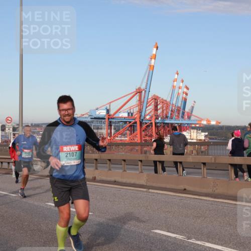 03.10.2024 - Köhlbrandbrückenlauf Matties Gatica Varas http://msf.ph/oto/7220158 03.10.2024 09:42:08 Position 2 2347, 2107 meine-sportfotos.de