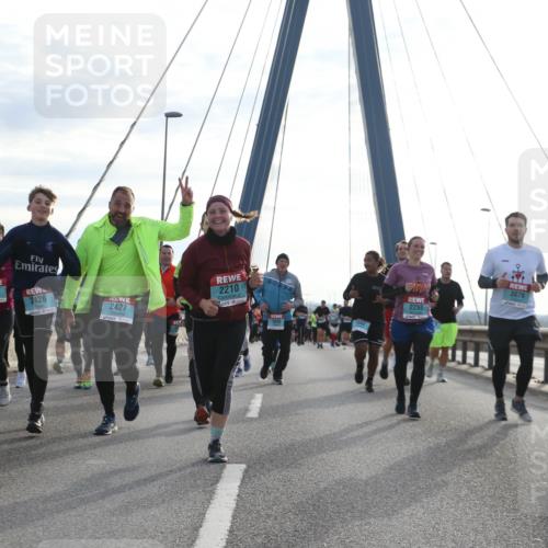 03.10.2024 - Köhlbrandbrückenlauf Jannik Wohlers http://msf.ph/oto/7264104 03.10.2024 09:29:43 Position 1 11117, 25, 3081, 2426, 2427, 2210, 1428, 1542, 3076, 2255, 2708 meine-sportfotos.de