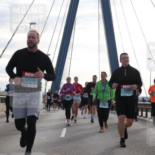 03.10.2024 - Köhlbrandbrückenlauf Jannik Wohlers http://msf.ph/oto/7264707 03.10.2024 09:30:10 Position 1 3474, 1739, 2353, 2514, 2889, 2615 meine-sportfotos.de